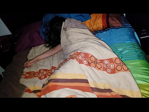 ❤️ Vicfilo kritikante sian junan duonpatrinon dum ŝi dormas. ❌ Anala porno ĉe eo.com-porn-mz.ru ﹏